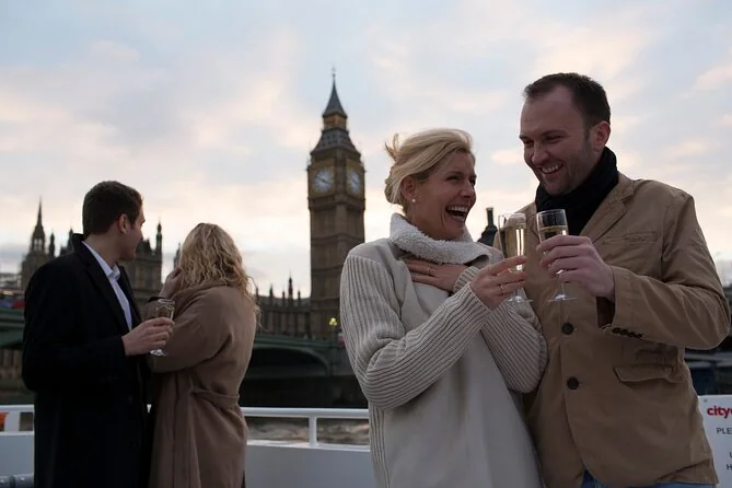 Croisière du soir avec vin et canapés